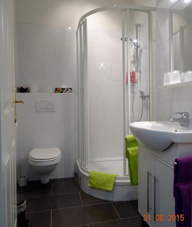 Sonnberg Apartments Виена Стая снимка