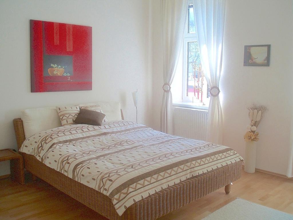 Sonnberg Apartments Виена Стая снимка